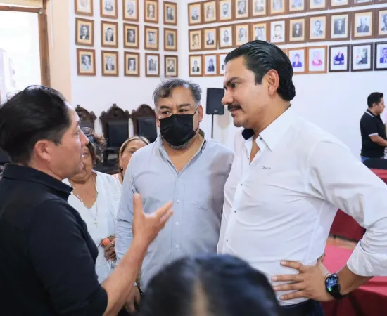 Gobierno de Oaxaca de Juárez fortalece diálogo con locatarios del Mercado 20 de Noviembre