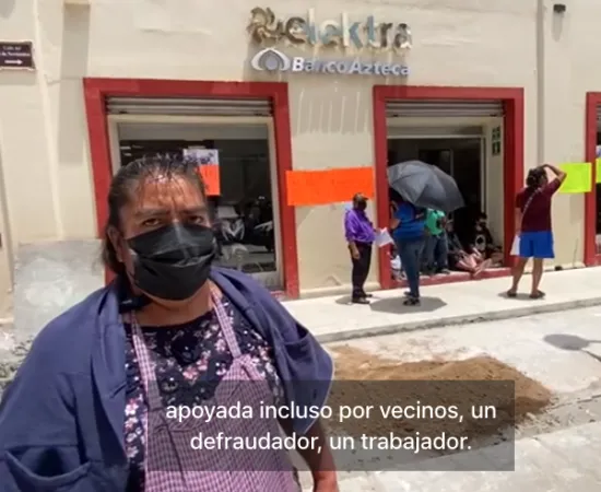 Defraudados protestan en Elektra de 20 de Nov. 