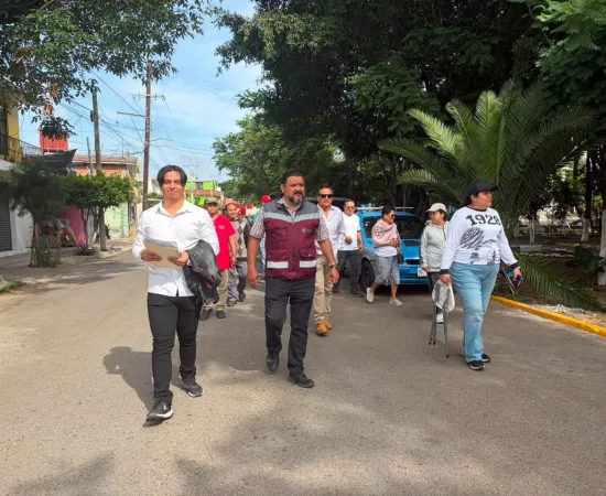 Atiende Gobierno de Oaxaca de Juárez a vecinas y vecinos de la colonia José Vasconcelos