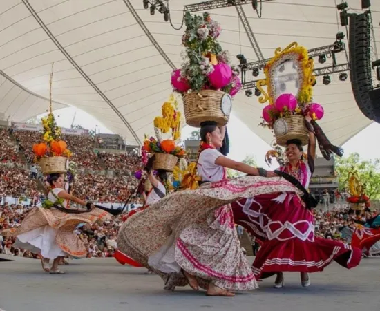 DE PARADOJAS Y UTOPÍAS / Turismo: Un espejismo / RAÚL NATHÁN PÉREZ