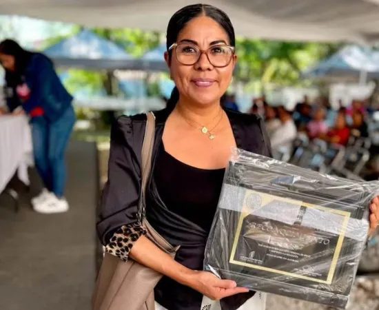 Personal de Apoyo y Asistencia a la Educación #PAAE de Valles Centrales recibió estímulos y reconocimientos por su trayectoria