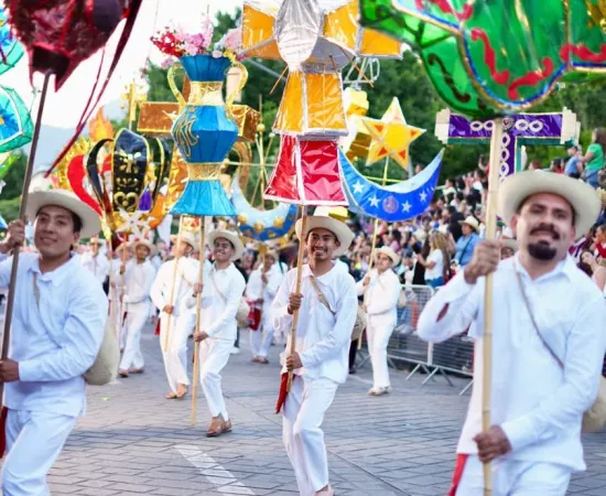 Algarabía, música, danza y tradición inundan las calles del Centro Histórico durante la primera Calenda de las Culturas