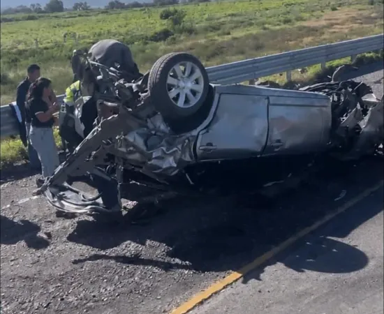 Volcadura en la autopista Cuacnopalan-Oaxaca deja lesionados