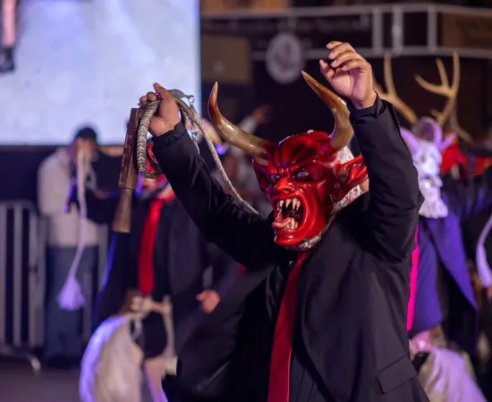 Miles de personas viven la Calenda de las Culturas y llenan de tradición las calles de Oaxaca de Juárez