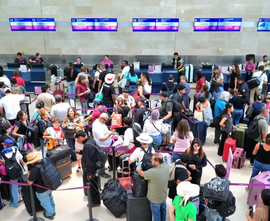 Miles de visitantes llegan a Oaxaca para vivir la Guelaguetza