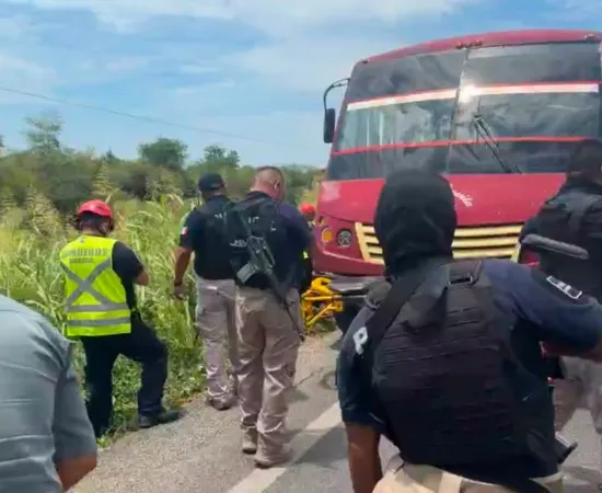 Investiga Fiscalía de Oaxaca agresión a autobús en Juchitán; Gabinete de Seguridad despliega operativo conjunto en la zona
