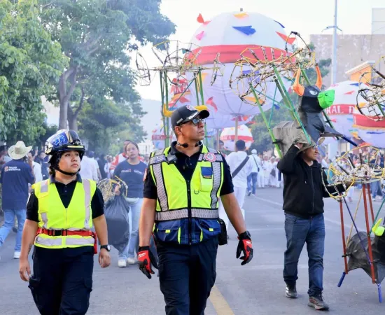 Cabildo reconoce labor del personal de Oaxaca de Juárez durante la Guelaguetza