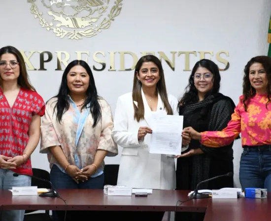 Presidenta del TJACCO entrega propuesta para crear centro público para solución de controversias