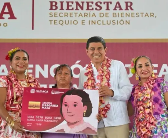 Con entrega de Tarjeta Margarita Maza, gobierno de Jara Cruz eleva la calidad de vida de mujeres istmeñas