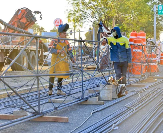 Supervisan construcción del Paso a Desnivel Monumento a Juárez