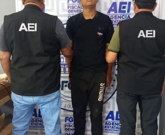FGEO aprehende a probable responsable de robo de mototaxi ocurrido en el Istmo de Tehuantepec; habría amagado con arma de fuego al conductor