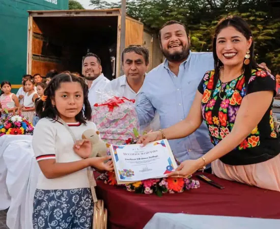 Clausuran en Juchitán cursos de verano impartidos por el DIF municipal