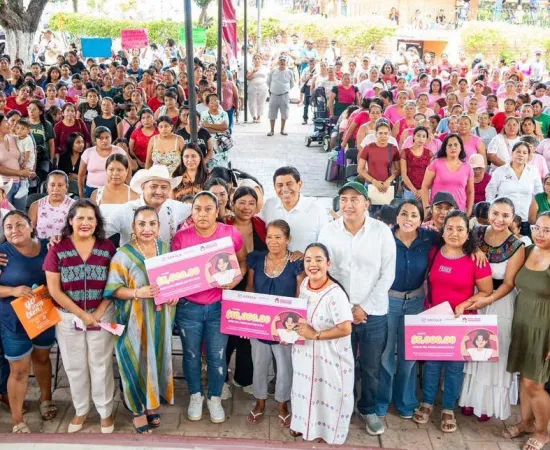 Mujeres de la Costa reciben impulso económico con Tarjetas Margarita Maza y Tandas Primavera