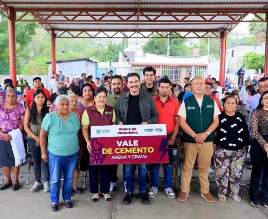 Ray Chagoya entrega materiales para mejorar el Ejido Guadalupe Victoria