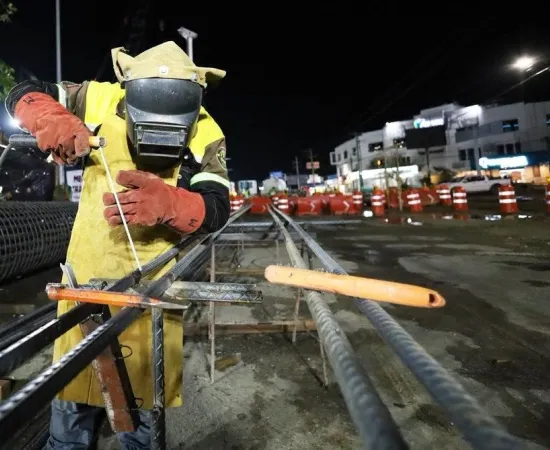 Gobierno de Oaxaca fortalece construcción del distribuidor vial en Viguera