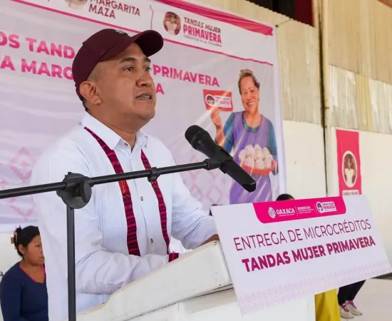 Atestigua Nino Morales entrega de apoyos en Nochixtlán