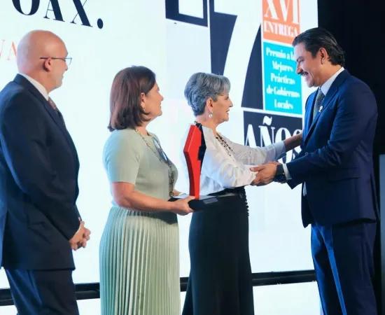 Ray Chagoya recibe Premio a las Mejores Prácticas de Gobiernos Locales por el programa Banco de Materiales