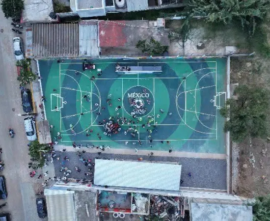 Ray Chagoya entrega cancha rehabilitada en Pueblo Nuevo