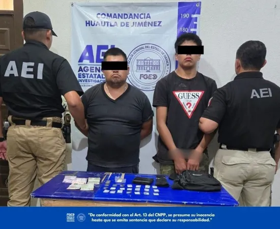 Acción operativa de la FGEO deriva en detención de dos personas y aseguramiento de vehículo en la región de la Sierra de Flores Magón