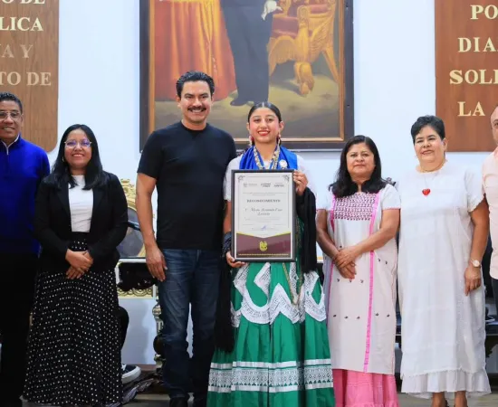 𝗥𝗲𝗰𝗼𝗻𝗼𝗰𝗲𝗻 𝗮 𝗠𝗮𝗿í𝗮 𝗙𝗲𝗿𝗻𝗮𝗻𝗱𝗮 𝗖𝗿𝘂𝘇 𝗟𝗼𝗿𝗲𝗻𝘇𝗼, 𝗗𝗶𝗼𝘀𝗮 𝗖𝗲𝗻𝘁𝗲𝗼𝘁𝗹 𝟮𝟬𝟮𝟲 𝗱𝗲 𝗢𝗮𝘅𝗮𝗰𝗮 𝗱𝗲 𝗝𝘂á𝗿𝗲𝘇