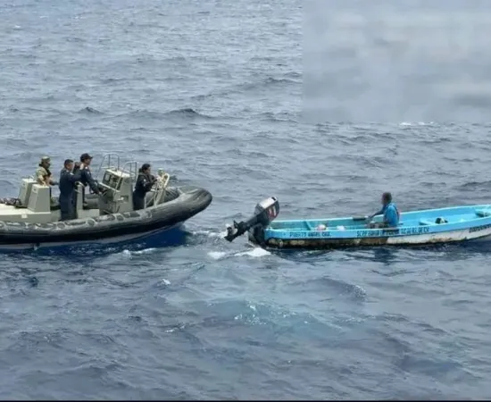 Marina rescata a pescador que se encontraba a la deriva al sur de Huatulco