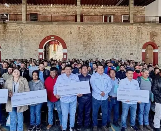 Concluye IEEPO entrega de incentivos REDES-SEP a docentes