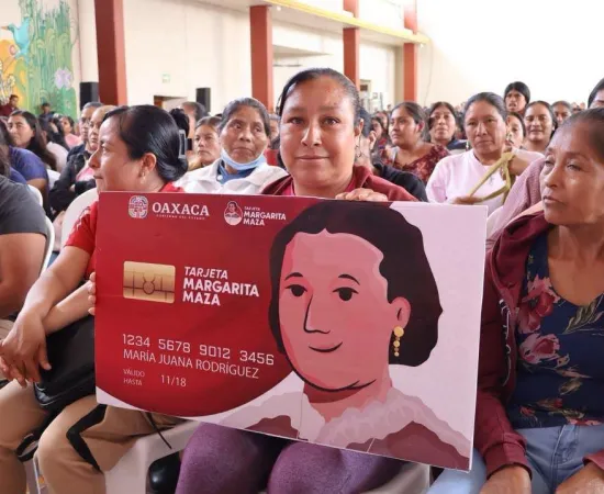 Entregan 919 Tarjetas Margarita Maza y 216 Tandas Mujer Primavera en Miahuatlán