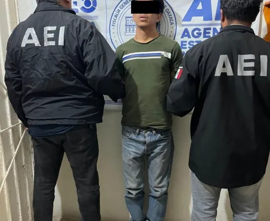 Fiscalía de Oaxaca detiene en la región de la Cañada a hombre requerido por autoridades de Jalisco por feminicidio y abuso sexual infantil agravado