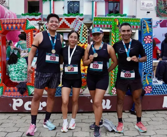 Carrera de Antorchas enciende el orgullo patrio en Xoxocotlán