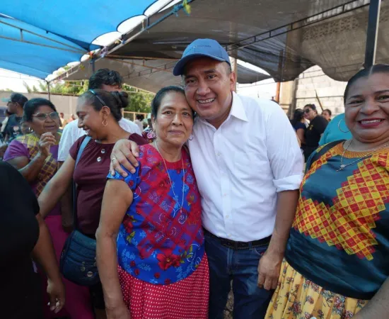 Nino Morales celebra obras que transforman la vida de sus paisanos istmeños