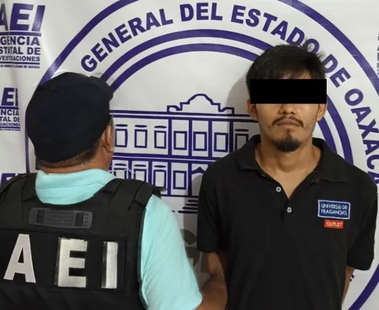 Fiscalía de Oaxaca ejecuta orden de aprehensión contra probable responsable de homicidio calificado en Pinotepa de Don Luis