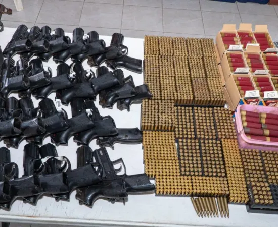 Refuerza Gabinete de Seguridad presencia interinstitucional con revista extraordinaria y retiro de armamento a policía de Juchitán