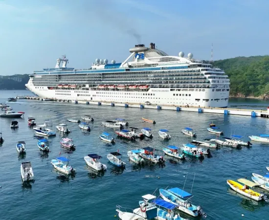 Arriba a Huatulco primer crucero de la temporada 2026-2027