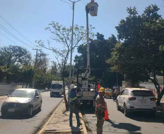 Gobierno Municipal atiende reporte ciudadano y rehabilita luminarias en el boulevard Eduardo Vasconcelos