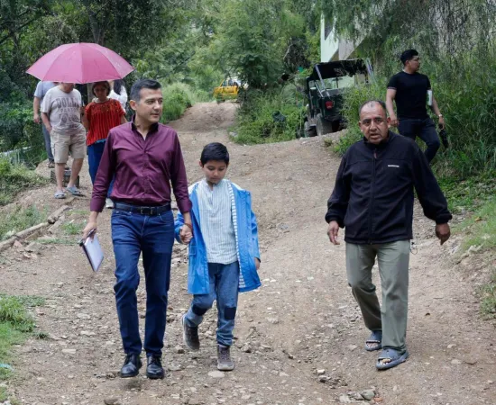 Recorre Luis Alfonso Silva Romo colonias de Oaxaca de Juárez para atender necesidades ciudadanas