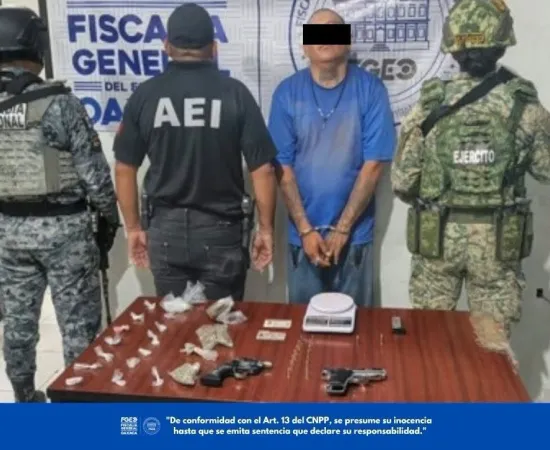 Fiscalía de Oaxaca ejecuta cateo en San Juan Guelavía; asegura drogas, armas y detiene a una persona