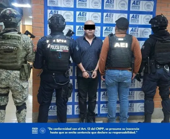 Ejecuta Fiscalía de Oaxaca orden de aprehensión contra conductor de taxi por homicidio en Huajuapan; el imputado fue trasladado a la capital