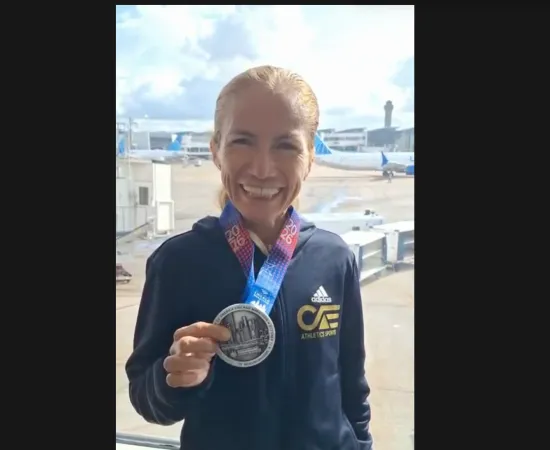 Con orgullo y determinación, la atleta oaxaqueña María Isabel Santiago Romero, originaria de Santiago Ixtaltepec, llevó el nombre de Oaxaca hasta el Maratón de Chicago 2026, una de las competencias más importantes a nivel mundial. Su participación en esta justa internacional fue posible gracias al respaldo de la #FundaciónNino, que refrenda así su compromiso de impulsar el talento deportivo oaxaqueño y abrir camino a quienes con esfuerzo y disciplina buscan cumplir sus sueños. Fundación Nino afirmó estar co