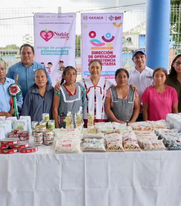 Con entrega de apoyos alimentarios, favorece DIF Oaxaca nutrición de habitantes de Valles Centrales